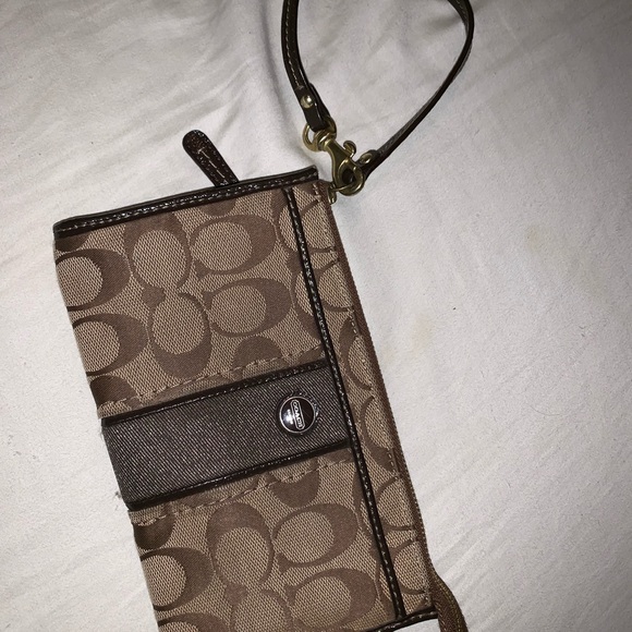 Coach purse and matching wristlet - Picture 6 of 8